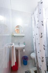 莫拉贝斯里客房酒店的一间浴室