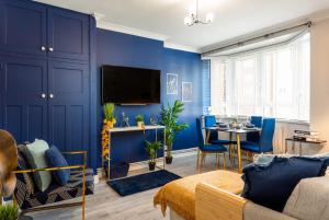 Ultra Luxury London w Kensington balcony condo