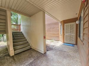 Serene 2 bed, 2 bath lodge, with amenities, 101AC lodge