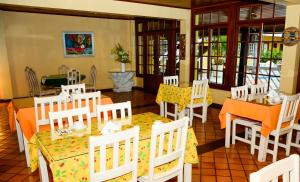 Hotel Mar de Cabo Frio餐厅或其他用餐的地方