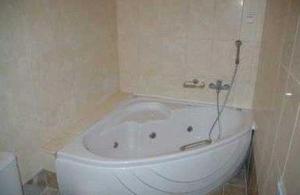 Kekrifalia Hotel的一间浴室
