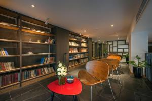 Bespoke Trendy Hotel Hanoi - Formerly Hanoi La Siesta Trendy酒廊或酒吧区