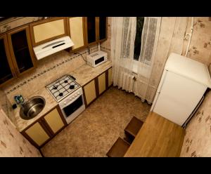 Апартаменты на пл Ленина的厨房或小厨房