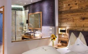 Hotel Santner Alpine Sport & Relax的一间浴室