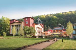 Parkhotel Bad Schandau mit SPA外面的花园