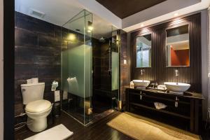 鲁格楚布民宿酒店的一间浴室