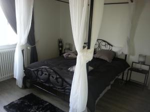 Le Tacot客房内的一张或多张床位