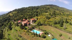 索普拉自由堡博尔戈拉卡普拉亚乡村民宿的山景别墅的空中景致