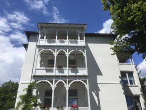 奥斯赛拜-塞林Pension Villa Frohsinn Sellin auf Rügen的相册照片