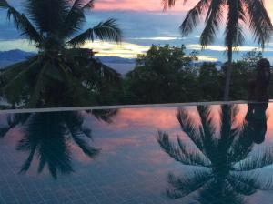 Villa Taling Ngam Amazing Sea view内部或周边泳池景观