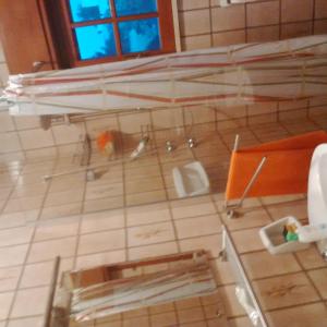 托雷苏达Villa Loredana的正在建造的浴室铺有瓷砖地板。