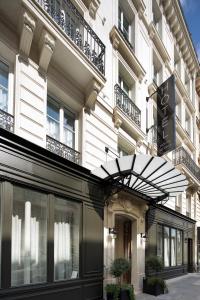 巴黎蒙赫酒店的黑白外墙的建筑