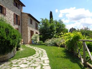 Agriturismo La Torraccia外面的花园