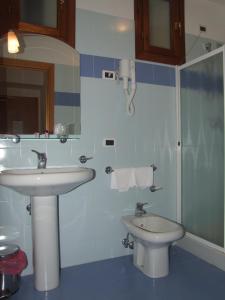 多姆斯西利欧塔酒店的一间浴室