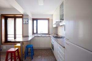 Douro View Apartment的厨房或小厨房