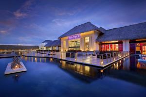 Hard Rock Hotel & Casino Punta Cana - All Inclusive内部或周边的泳池