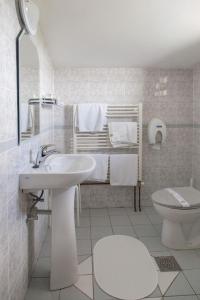 佩西恩科泽勒酒店的一间浴室
