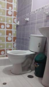 Hostal Los Pinos的一间浴室