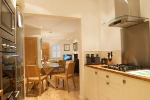 浦耳Luxury Victorian Cottage in quiet location by town centre and quay - log fires - full Virgin TV including sport and movies - fibre broadband - dog friendly的相册照片