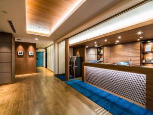 Super Hotel Premier Osaka Honmachi Ekimae Natural Hot Springs大厅或接待区