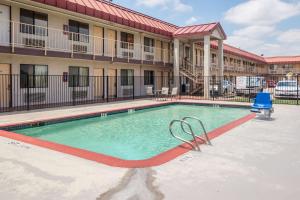 梅斯基特Motel 6-Mesquite, TX - Rodeo - Convention Ctr的相册照片