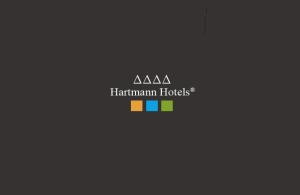 奥蒂塞伊哈特曼木屋酒店 - 仅限成人的带有彩虹的橡木小屋标志