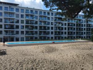 Prora Solitaire Apartment mit Meerblick Block 2内部或周边的泳池