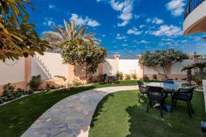 Full Moon Guesthouse