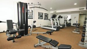 弗雷朱尼佩罗塞拉酒店的健身中心和/或健身设施