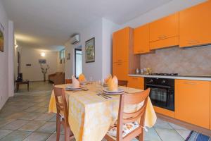 Residenza Maria Antonia - Private Apartment的厨房或小厨房