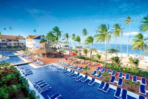 圣安德烈斯岛民得可麦仑酒店&度假村 - 全包的享有带椅子的度假胜地的空中景致和海景