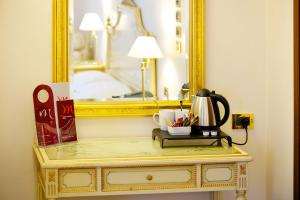 帕尔马司汤达美居酒店的咖啡和沏茶工具