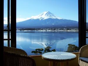 山景或在日式旅馆看到的山景