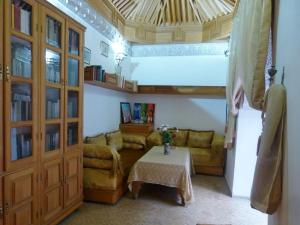 非斯达累索瓦伍德 - 菲斯内亚林摩洛哥传统庭院住宅的相册照片