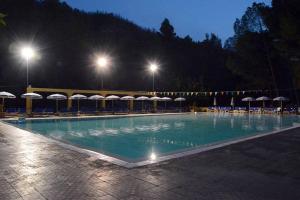 Terme Acqua Pia内部或周边的泳池