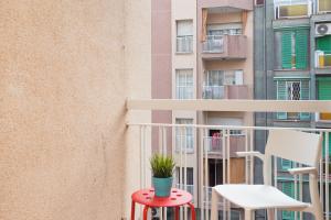 略夫雷加特河畔奥斯皮塔莱特靠近诺坎普球场和费拉巴塞罗那全新公寓的相册照片