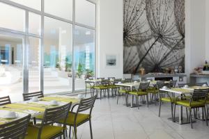 Krystal Urban Cancun & Beach Club餐厅或其他用餐的地方