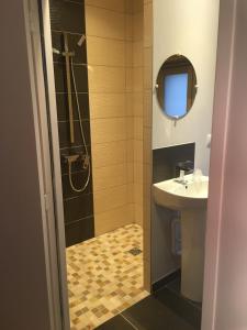 Rocaminori Hôtel的一间浴室