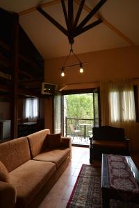 Guesthouse Rodamos的休息区