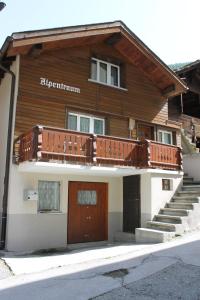 萨斯格伦德Chalet Alpentraum, alte Gasse 20的相册照片