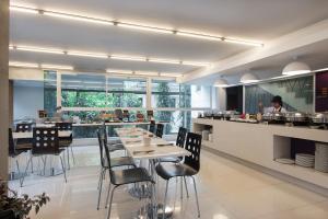 Nimman Mai Design Hotel Chiang Mai - SHA Plus餐厅或其他用餐的地方