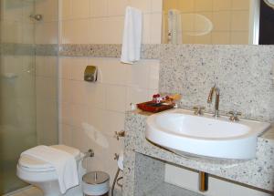 塔酒店的一间浴室