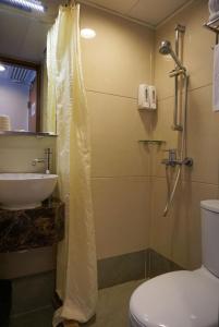 泛达太子酒店的一间浴室