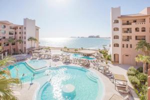 Peñasco del Sol Hotel内部或周边的泳池