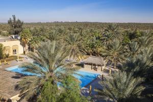 撒哈拉杜兹酒店内部或周边泳池景观