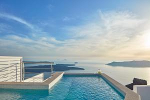 易莫洛林La Maltese Private House Imerovigli的海景游泳池