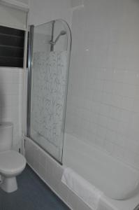 悉尼阿姆斯酒店的一间浴室