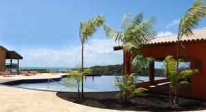 Villas do Pratagy - Pitanga B3内部或周边的泳池