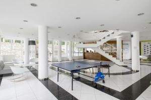 二十一世纪君悦酒店内部或周边的乒乓球设施
