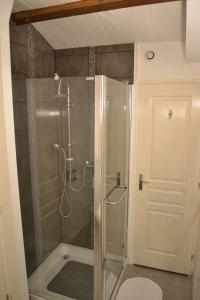 姆林卢梭旅馆的一间浴室